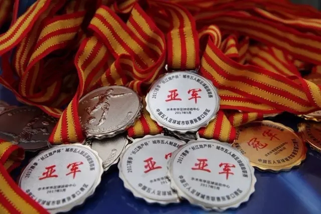 前CBA外援贝兹利再惹争议，赛场违令引内讧